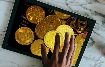 Cryptocurrency mockup min